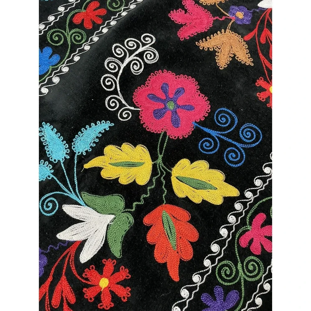 Vtg Uzbek‎ Suzani Handmade Embroidery on Velvet Tablecloth Wall Hanging 53